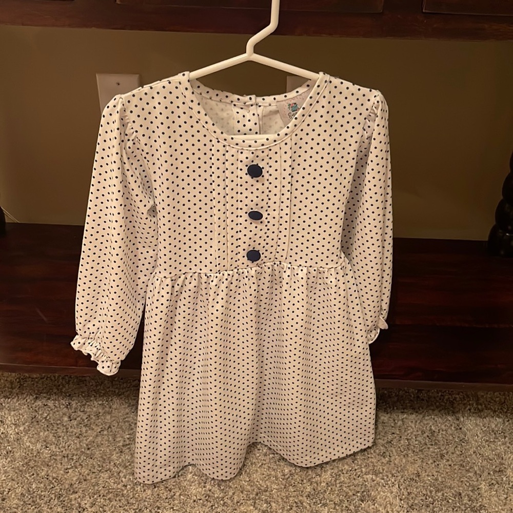 Brand:Smocked Polkadot. Size: 4T White with navy Polkadots. Knit fabric.